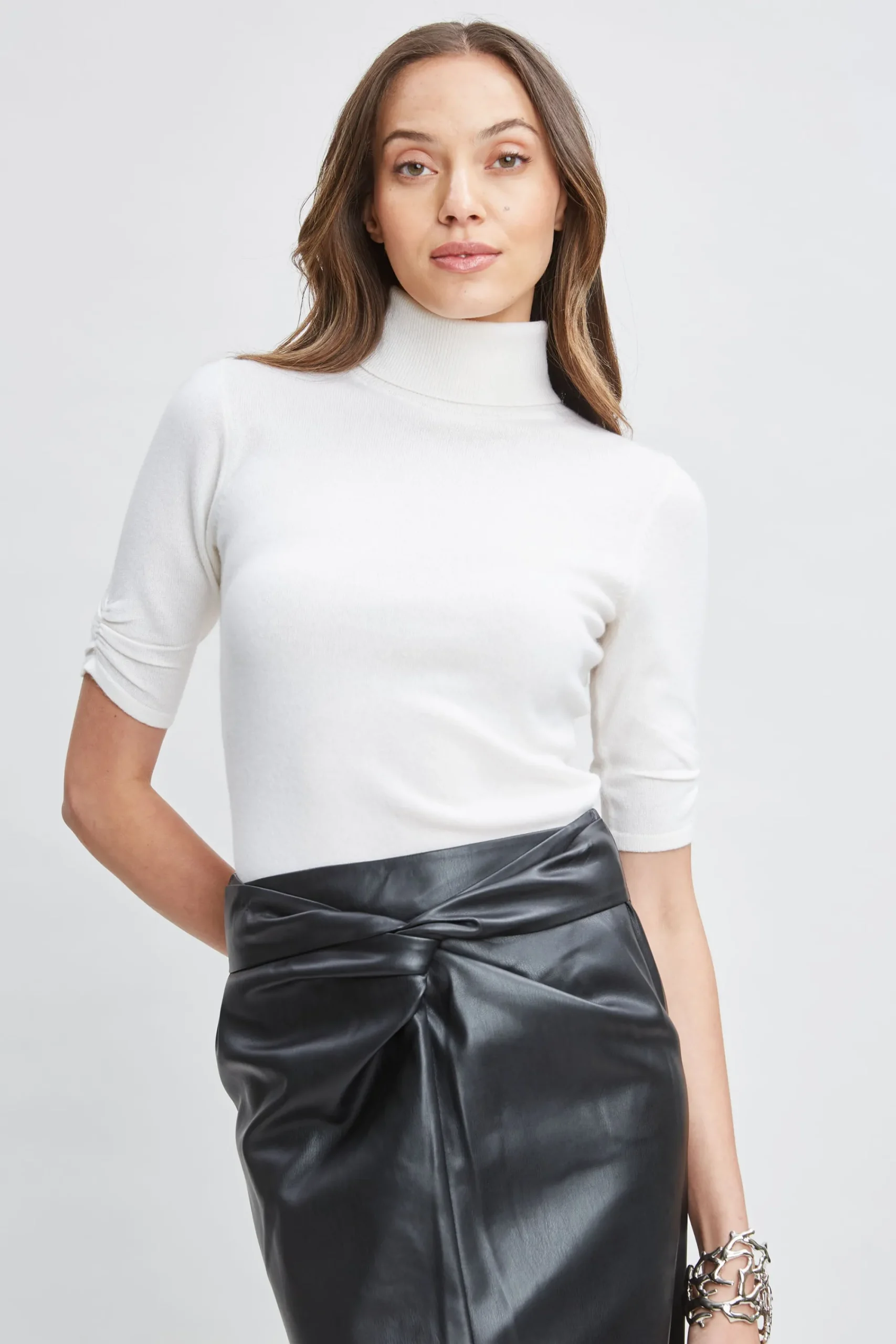 short_sleeve_cashmere_woo_0-4.webp Elie Tahari Tops & Sweaters-Short Sleeve Cashmere Wool Sweater